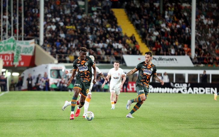 Alanyaspor Galatasaray karşılaşması sonrası spor yazarlarından dikkat çeken ifadeler! "Galatasaray çok başka bir şey, şampiyon gibi..." G1