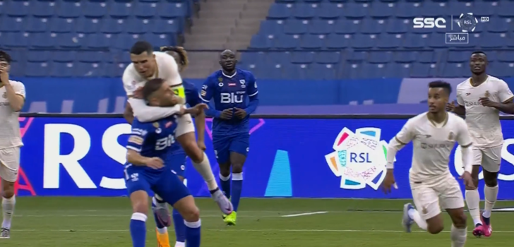 Son dakika: Ne yaptın Ronaldo! Faulüyle Arapları şoke etti! Maç bir anda güreş müsabakasına döndü... G1