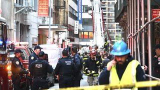 New York'ta korku dolu anlar! Enkaz parçaları göğe doğru yükseldi: Ölü ve yaralılar var