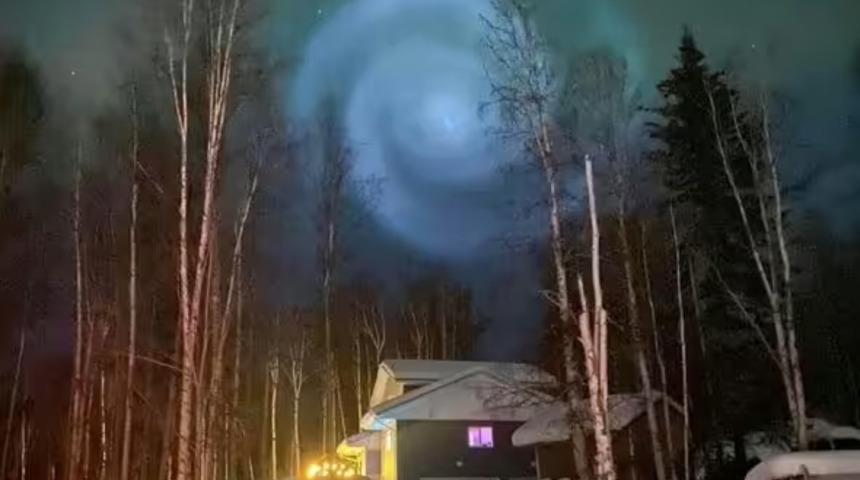 Gökyüzünde alışılmadık manzara! Görenleri şaşkına çevirdi... "Sanırım uzaylılar geldi"