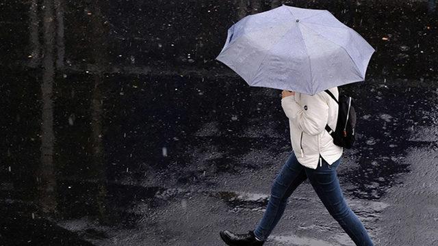 İstanbullular dikkat: Arife ve bayramın birinci günü sağanak! Bayramda hava nasıl? İl il açıklandı...