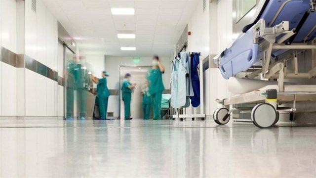 Arefe günü hastaneler açık mı, kapalı mı? 20-21 Nisan arefe günü ve bayramda hastane, sağlık ocağı ve poliklinikler çalışıyor mu?