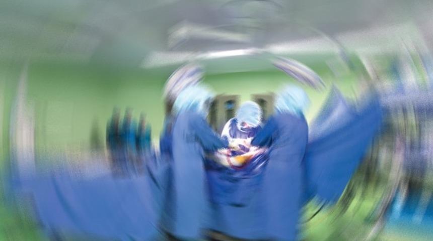 Hastasını uyutup cinsel organının fotoğrafını &ccedil;ekti, sonrası inanılmaz