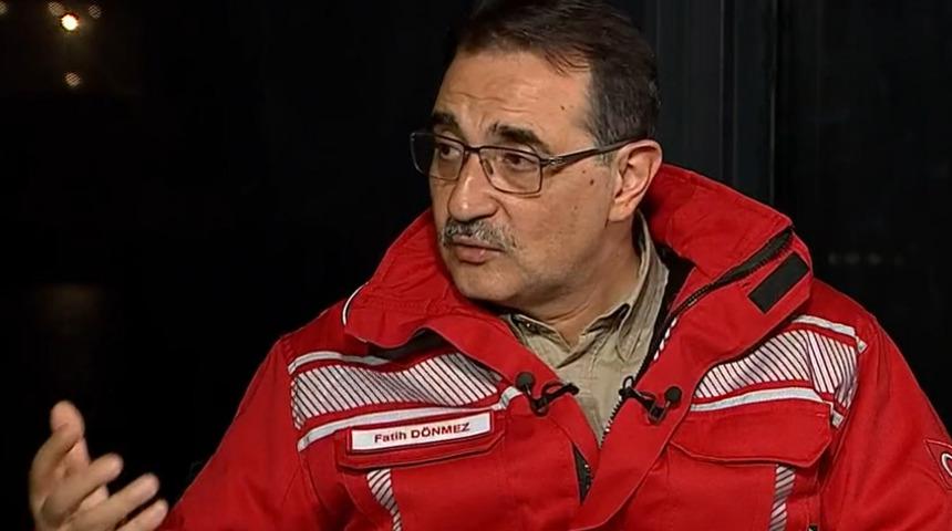 Bakan Dönmez canlı yayında açıkladı: Hemen hemen herkesi mutlu edecek bir müjdenin geleceğini söyleyebilirim