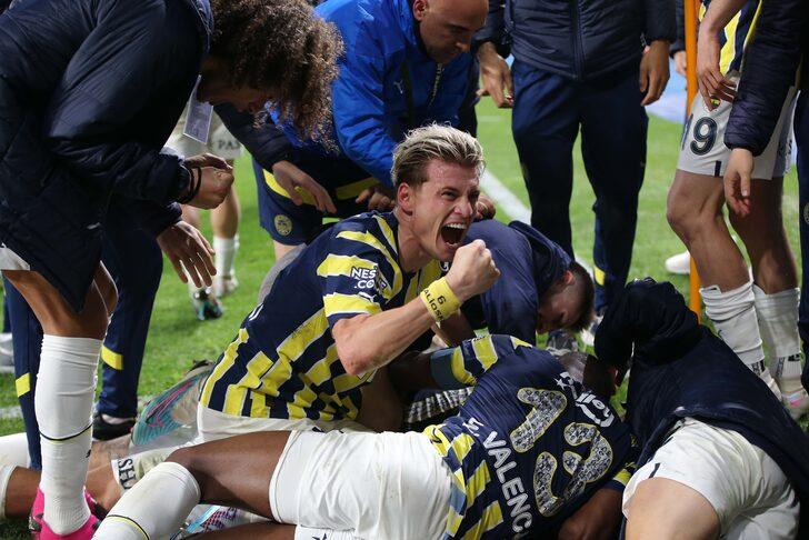 Başakşehir Fenerbahçe maçı sonrası Erman Toroğlu'ndan olay sözler! "Jesus kalacaksa, Arda Güler gitmeli" G1