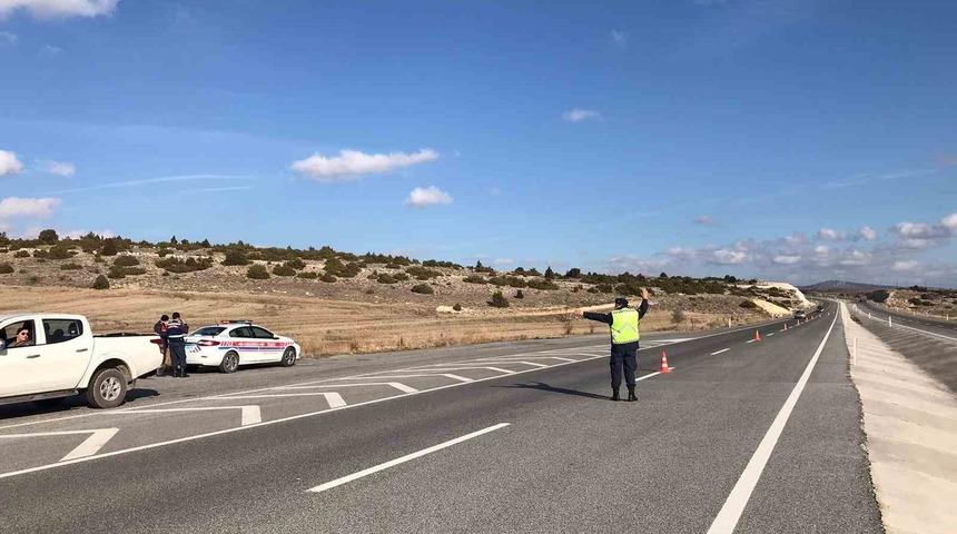 K&uuml;tahya&rsquo;da bayram trafik tedbirlerinde jandarma 367 ekip ve 970 personelle g&ouml;rev yapacak