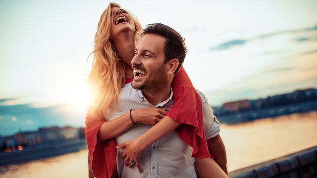 lişkilerde bayraklar: İlişkilerde red flag, green flag ve yellow flag nedir?