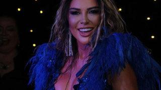 Selen Görgüzel klibindeki iç çamaşırlı halleriyle dikkat çekti!