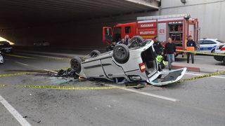 Karaman'da araç, üst geçitten düştü! 2 kişi hayatını kaybetti