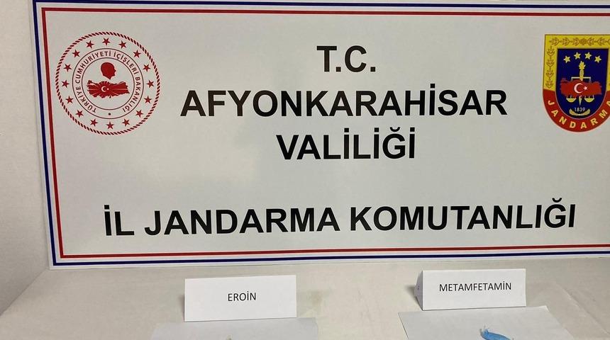 Üzerinde uyuşturucu maddeler ile yakalanan şahıs tutuklandı