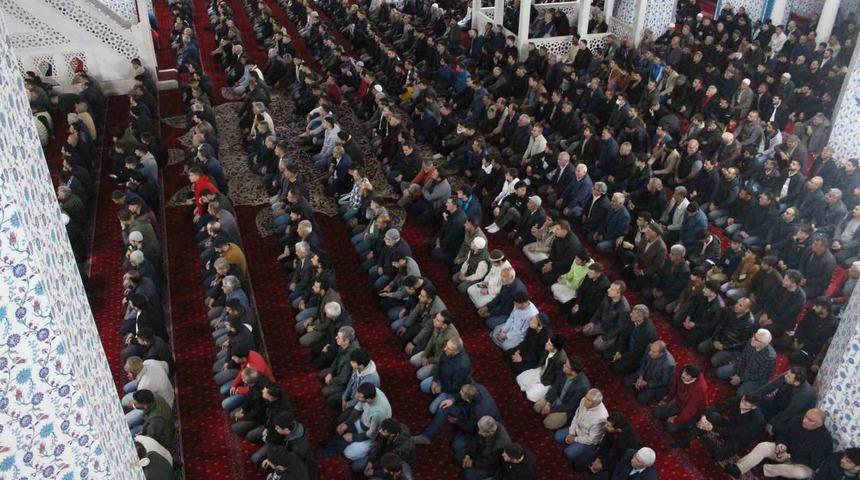 Iğdır’da buruk bayram namazı