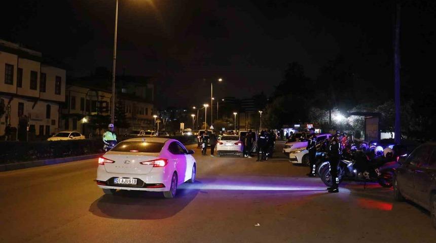 Adana’da 2 bin polisle ‘Huzur ve Güven’ uygulaması: 38 suçlu yakalandı