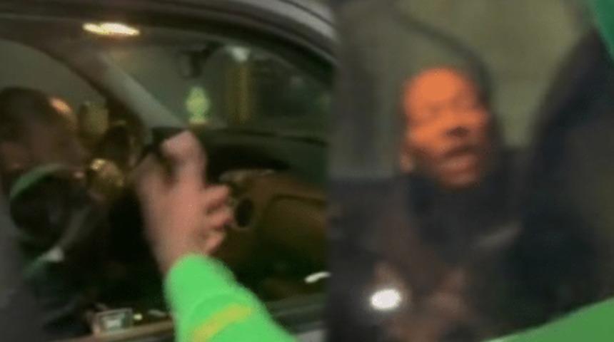 Sevgilisinin aldattığını düşündü! Saniye saniye takip etti... Bir arabada başka bir erkekle öpüşürken yakaladı