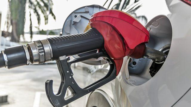 SON DAKİKA | Akaryakıta bayramlık indirim! Petrol dip yaptı, motorin yeniden benzinden ucuz oldu… (21 Nisan Cuma güncel benzin-mazot fiyatı)