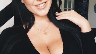 Yetişkin film yıldızı Angela White’dan yıllar sonra gelen itiraf! Filmlerinin hiçbirini izlememiş... “Kendimi izlemeye utanıyorum”