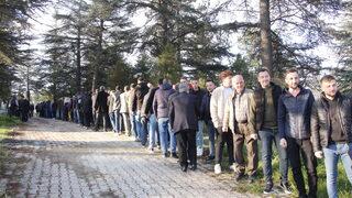 Bilecik'te bayramda birlikte mezarlık ziyareti geleneği yaşatıldı