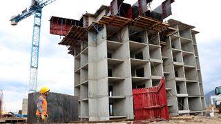 80 günde bitti: İlk konutlar yarın teslim ediliyor! Bakan Kurum bayram namazı sonrasında açıkladı 