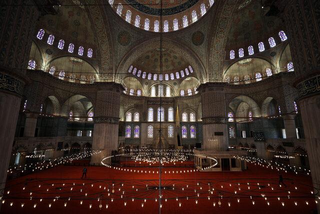 AA-20230421-30915869-30915853-SULTANAHMET_CAMI_BUGUN_ACILACAK