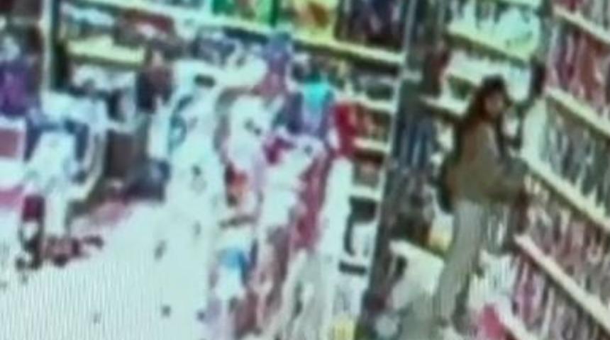 Bin 100 lira değerinde oyuncak çalan kadın güvenlik kamerasına yakalandı