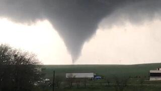 Diyarbakır’da çıkan hortum kamerada! Sağanak ve şiddetli rüzgarla birlikte oluştu...