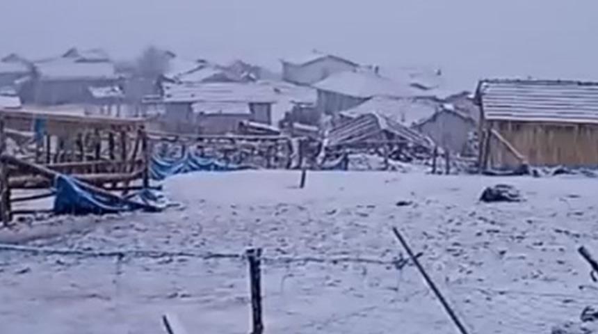 Tokat'ta nisan ayında kar sürprizi! Beyaza büründü