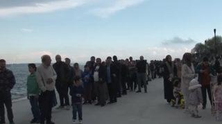 Bayramın ilk gününde de boş kalmadı! TCG Anadolu gemisinde ziyaretçiler uzun kuyruklar oluşturdu