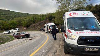 Tokat'ta 2 otomobilin çarpıştığı kazada 7 kişi yaralandı