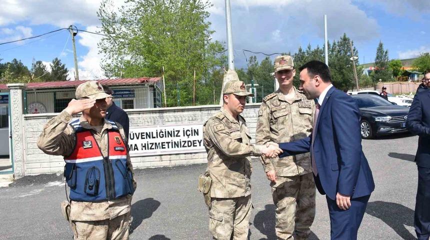 Siirt&rsquo;te şehit aileleri ve afetzede aileler yalnız bırakılmadı