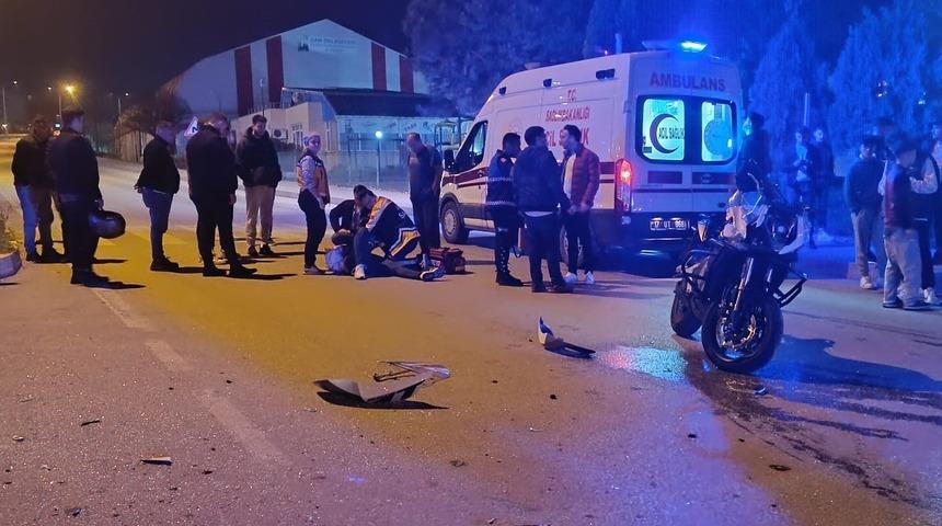 Otomobil ile motosiklet &ccedil;arpıştı: 2 yaralı