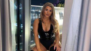 OnlyFans fenomeni Maddie Wright bahar güneşinin tadını üstsüz kalarak çıkarttı! Hayranları beğeni butonunu çökertti