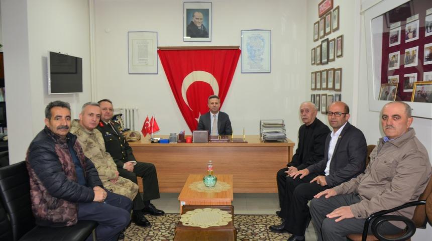 Ardahan'da şehit aileleri ve gazilere bayram ziyareti yapıldı