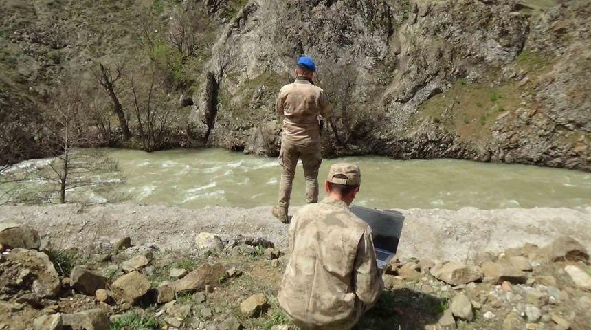 Munzur Çayı’na düşen kayıp 3 genci, 250 kişilik ekip arıyor