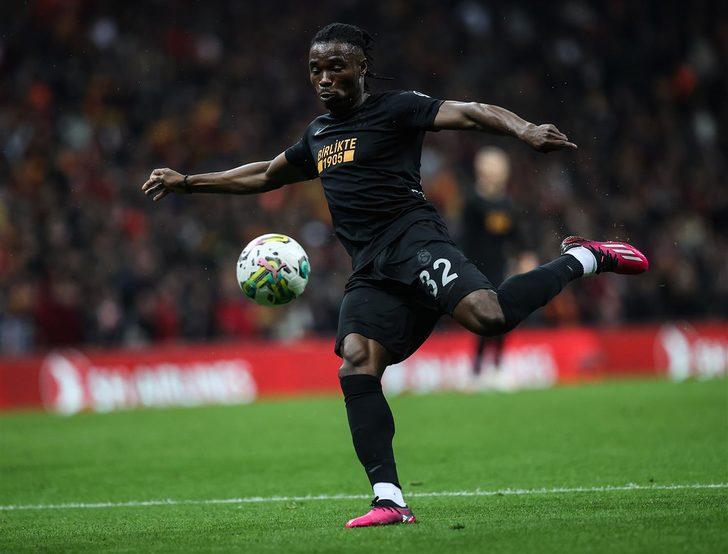 Son dakika: Galatasaray'da karar verildi! 13 futbolcu ile yollar ayrılacak... G1