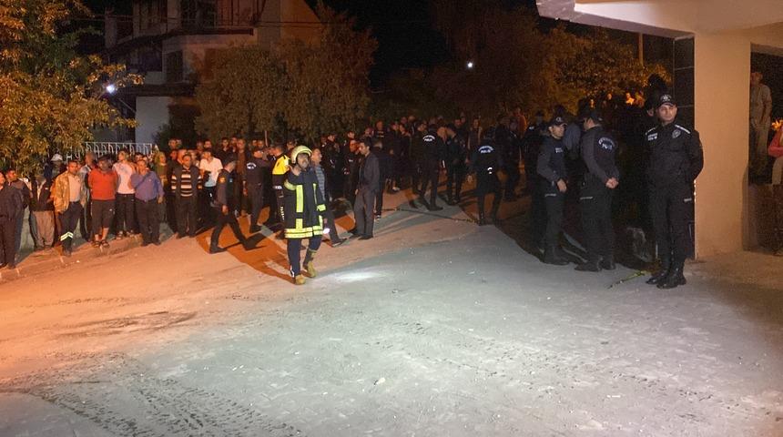 Mersin'de yangında hayatını kaybeden iki kardeşin cenazesi defnedildi