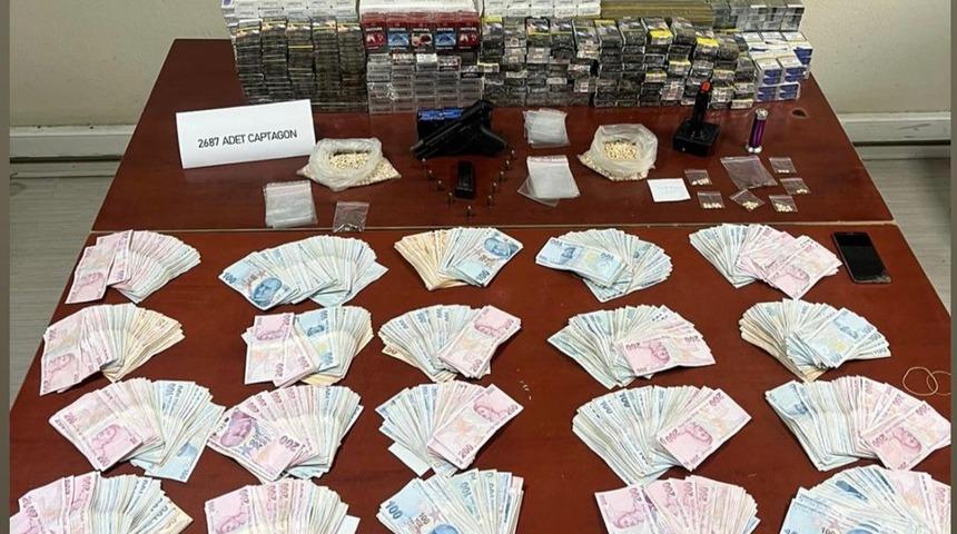 İzmir polisinden uyuşturucu tacirlerine su&ccedil;&uuml;st&uuml;