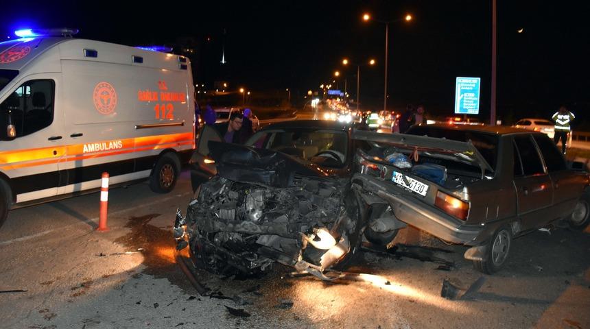 Kırıkkale'de zincirleme trafik kazasında 3 kişi yaralandı