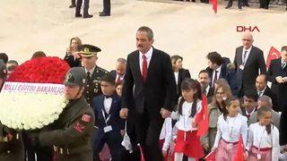 Son dakika | Türkiye'de 23 Nisan coşkusu! Anıtkabir'e ziyaretçi akını, TBMM Başkanı Şentop: 'Türkiye Cumhuriyeti milletimizin güvenli ellerinde ilelebet devam edecektir'