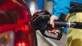 Akaryakıt fiyatları bir kez daha değişiyor: Motorine indirim geliyor! İşte güncel pompa fiyatları