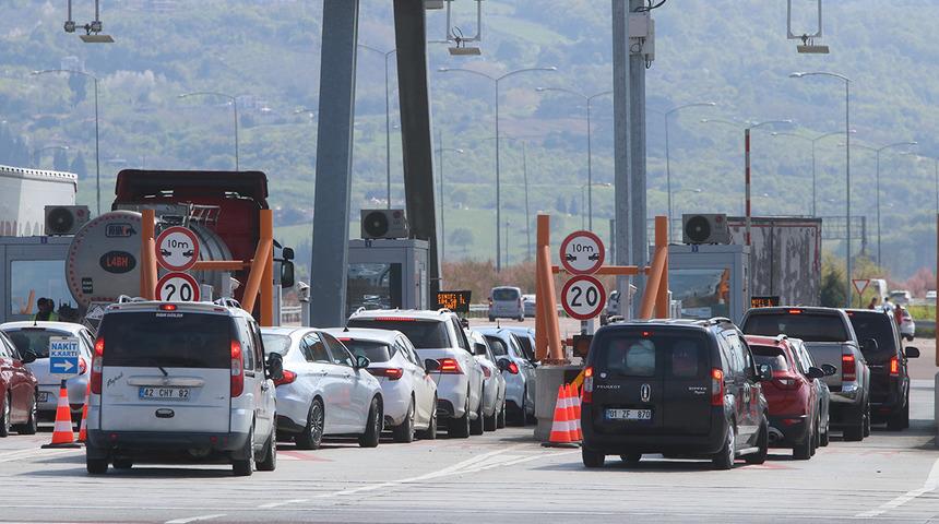 Osmangazi Köprüsü'nde araç geçiş rekoru! Karaismailoğlu duyurdu: Dikkat çeken rakam