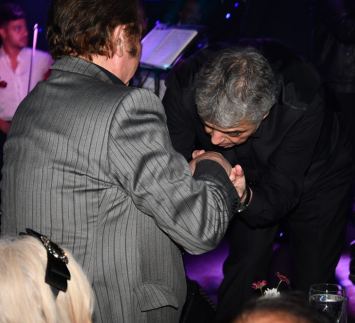 Yeni yaşını ünlü sanatçılarla kutladı!  G5