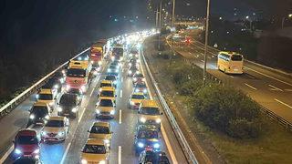 TEM Otoyolu'nda bayram dönüşü yoğunluğu! Trafik durdu: Araç kuyruğu 25 kilometreyi aştı