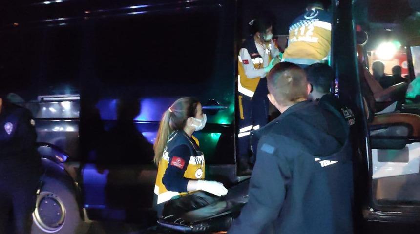 Tekirdağ'da minibüs ile otomobil çarpıştı: 20 kişi yaralandı