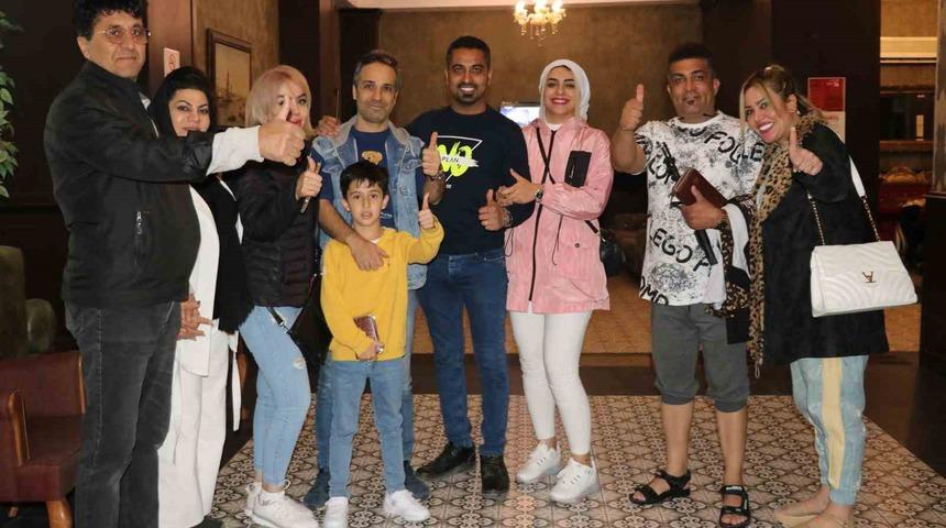 İranlı turistleri ağırlayan Van&rsquo;da esnaf &ccedil;ifte bayram yaşadı