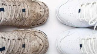 Beyaz spor ayakkabınızı yeni gibi yapan temizleme yöntemi! Sakın makineye atmayın: Ayakkabılarınızı mahvediyor