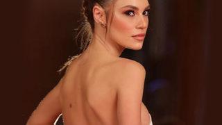 Aile'nin Yağmur'u Yüsra Geyik sütyensiz tarzıyla dikkat çekti! Reklam için çok iddialı