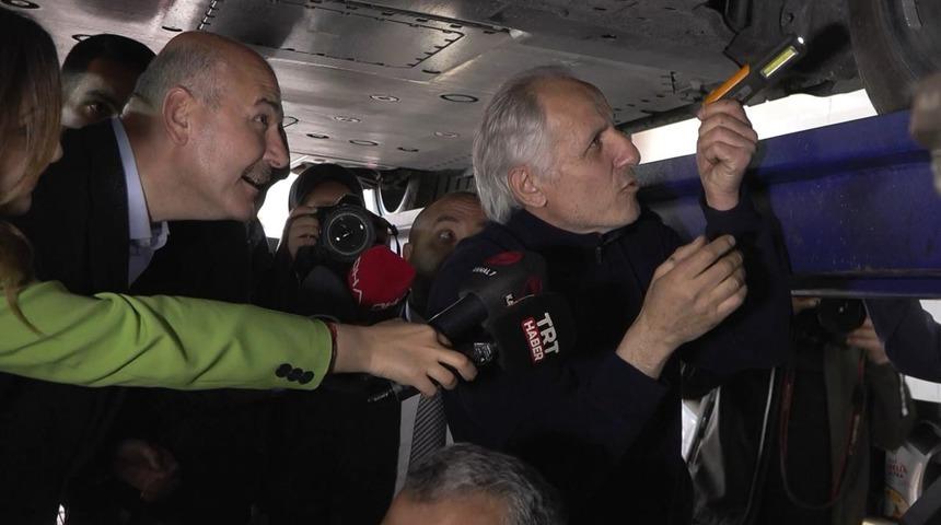 Togg'u havaya kaldırıp incelediler! Bakan Soylu: Dediler ki 'Her yerin testinden geçti! Bir de bizim testimizden geçsin'
