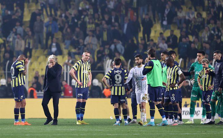 Son dakika: Kadıköy'de maç sonu olay! Tribünden tepki geldi, Jorge Jesus cevap verdi! O anlar sosyal medyaya damgasını vurdu... G2