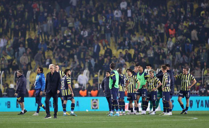 Son dakika: Kadıköy'de maç sonu olay! Tribünden tepki geldi, Jorge Jesus cevap verdi! O anlar sosyal medyaya damgasını vurdu... G3