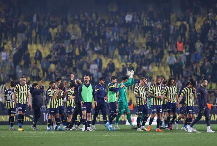 Son dakika: Kadıköy'de maç sonu olay! Tribünden tepki geldi, Jorge Jesus cevap verdi! O anlar sosyal medyaya damgasını vurdu... G4