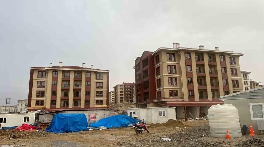 Malatya’da deprem konutları yükseliyor